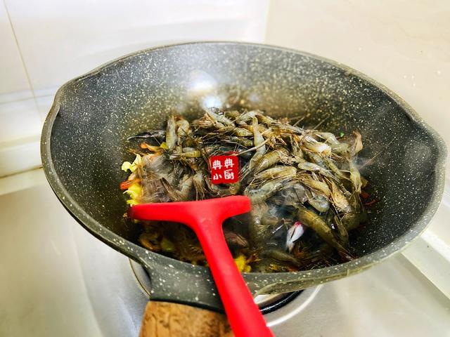 水煮河虾