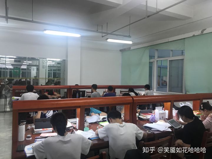 三峡大学图书馆,张雪峰评论三峡大学